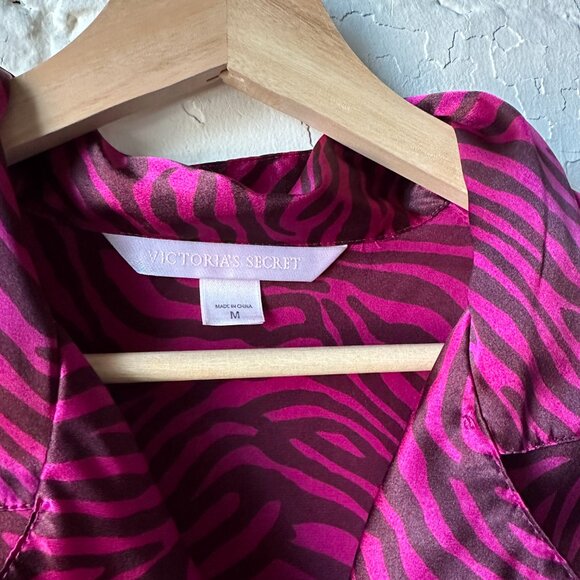 Victoria's Secret Satin Long Sleeve Zebra Pajama Sleepwear Top Size Medium - Picture 2 of 3